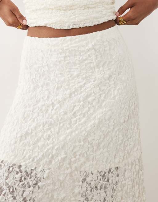 River Island lace maxi skirt co-ord in cream, 4 of 5
