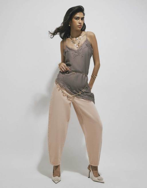 River Island Lace trim scallop hem cami top in beige, 3 of 4