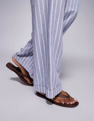  leather toe thong flat sandal in tan
