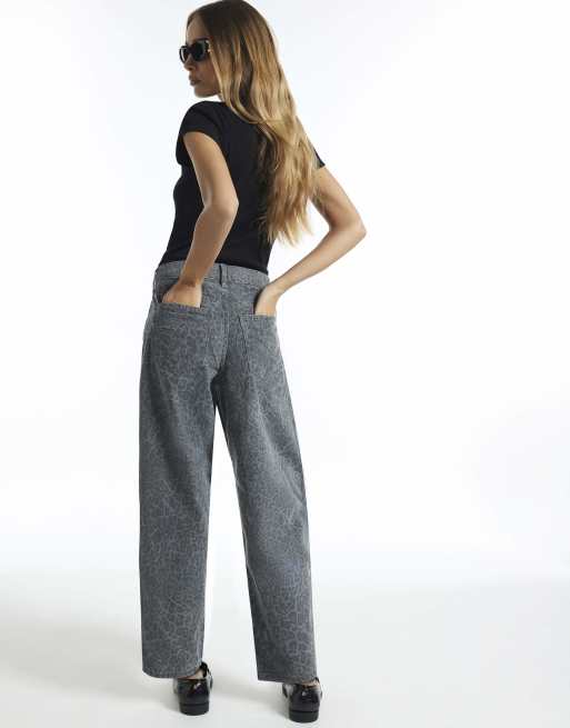 River Island Leopard print barrel leg jeans in grey, 4 of 4