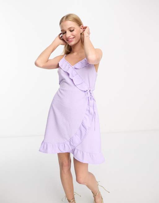 River Island – Liliowa fakturowana sukienka kopertowa mini z falbanką