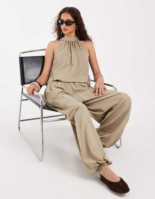 River Island linen-look balloon fit pants in khaki , 2 of 5