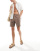 Thumbnail 1 van 5