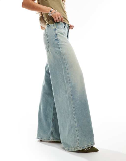 River Island – Ljusblå, tvättade jeans med medelhög midja och vida ben, 3 av 5