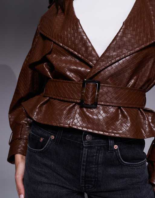 River Island – Ljusbrun, vävd, kort trenchcoat med skärp i läderimitation, 2 av 4