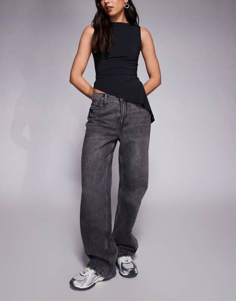 River Island – Locker geschnittene Jeans in Schwarz mit geradem Bein - view 1