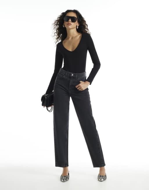 River Island Long sleeve v neck bodysuit in black, 2 of 4