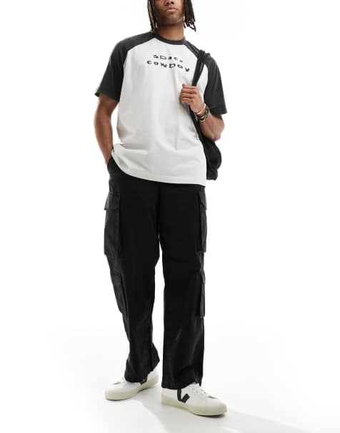River Island loose fit cargo trousers in black - view 1