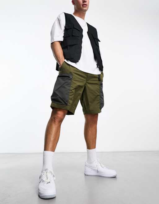 River Island loose pocket cargo short in green