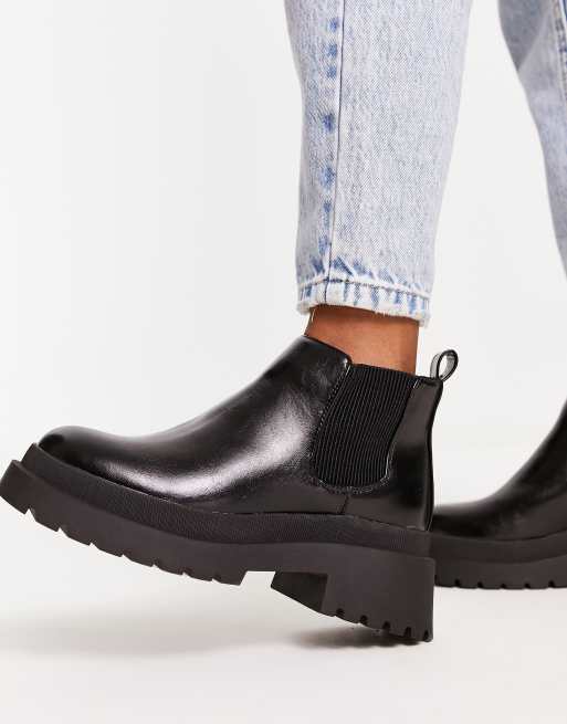 River Island low ankle chelsea boot in black