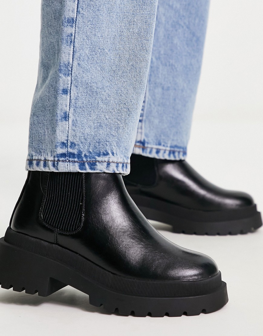 River Island low ankle chelsea boot in black