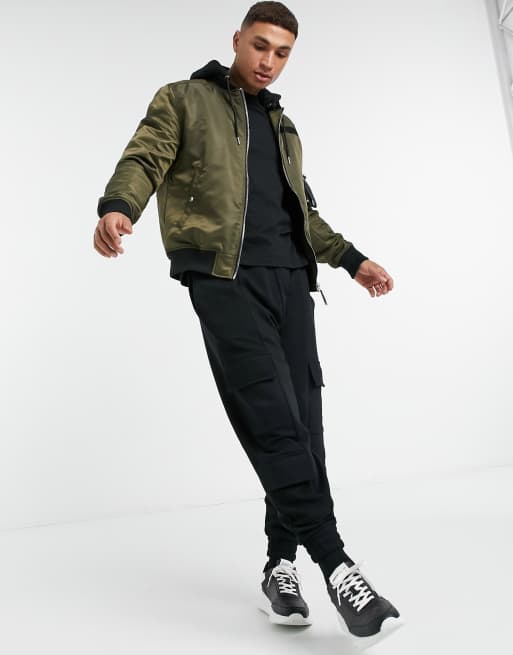 River Island – MA1 – Bomberjacke in Khaki