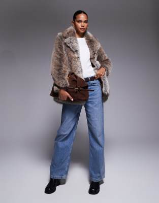 River Island - Manteau mi-long en fausse fourrure - Marron foncé-Brown