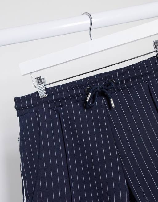 River Island – Marinblå kritstrecksrandiga shorts i dra på-modell, 3 av 4
