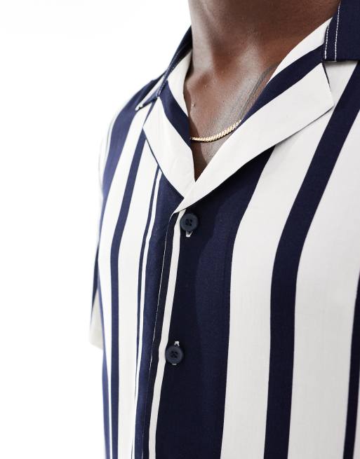 River Island - Marineblå og stribet svømmeskjorte med revers - Del af sæt, 2 af 4