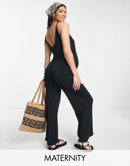 River Island Maternity - Sort jumpsuit med stropper og vide ben