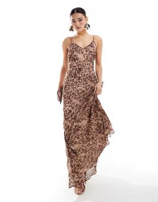 River Island - Maxi-Trägerkleid in Beige mit Leopardenmuster-Neutral