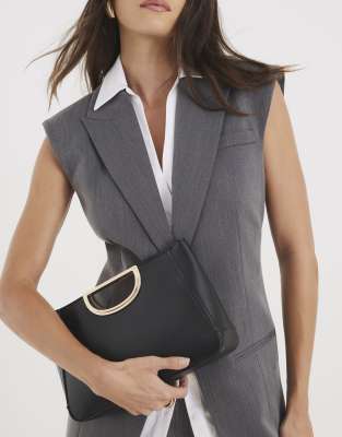  Metal handle clutch bag 
