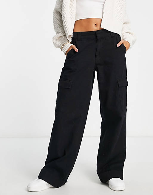 River Island mid rise cargo pants in black | ASOS