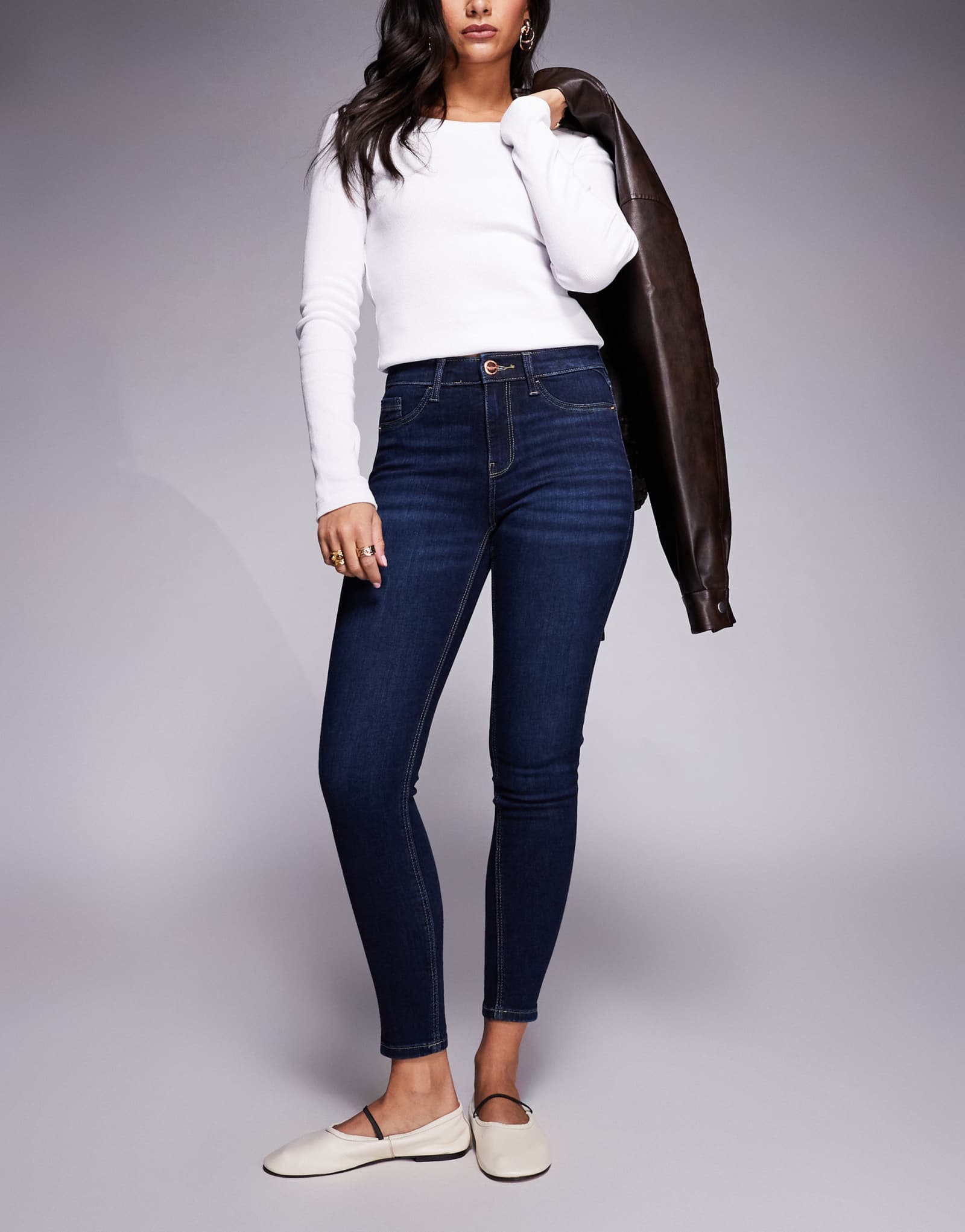 Скульптурные джинсы River Island средней посадки темно-синего цвета