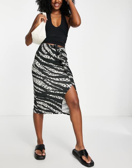 River Island Midi rok met dierenprint en geknoopte voorkant in zwart