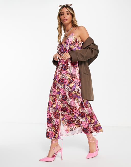 River Island – Midi-Slipdress mit Knopfleiste und Tierfellmuster in Rot
