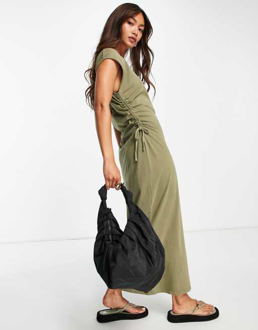 River Island – Midi-T-Shirt-Kleid in Grün mit gerafften Seitenpartien