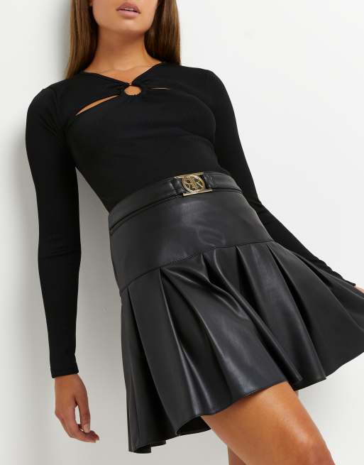 River Island - Mini-jupe plissée en similicuir - Noir