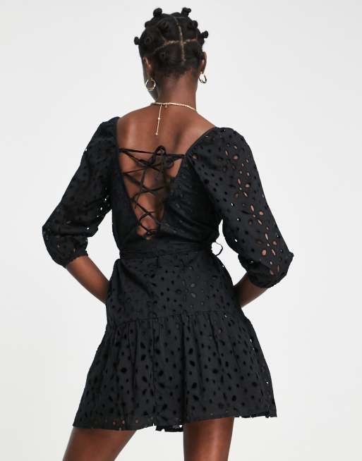 River Island - Mini jurk met broderie en ceintuur in zwart, 2 van 4