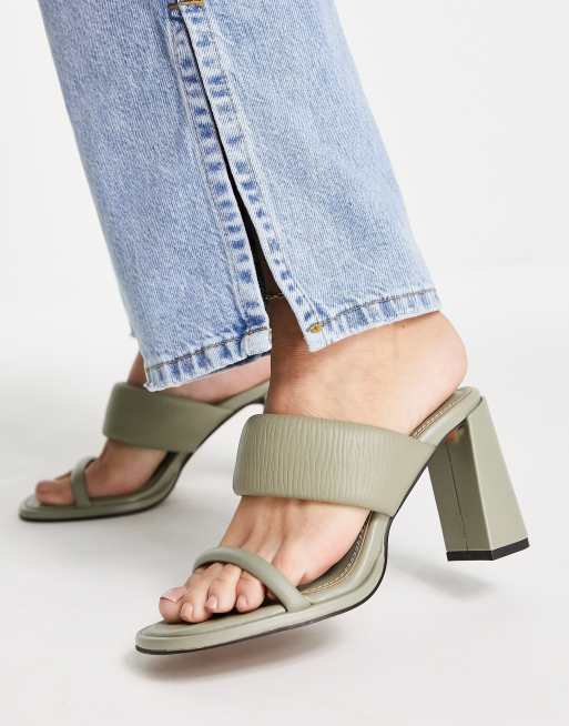 River Island – Minimalistyczne wyściełane sandały na obcasie, 2 z 4