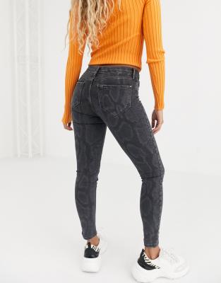 River Island - Molly - Skinny jeans met slangenprint in grijs | ASOS