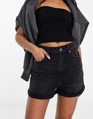 River Island - Mom-Shorts in Schwarz mit Umschlag