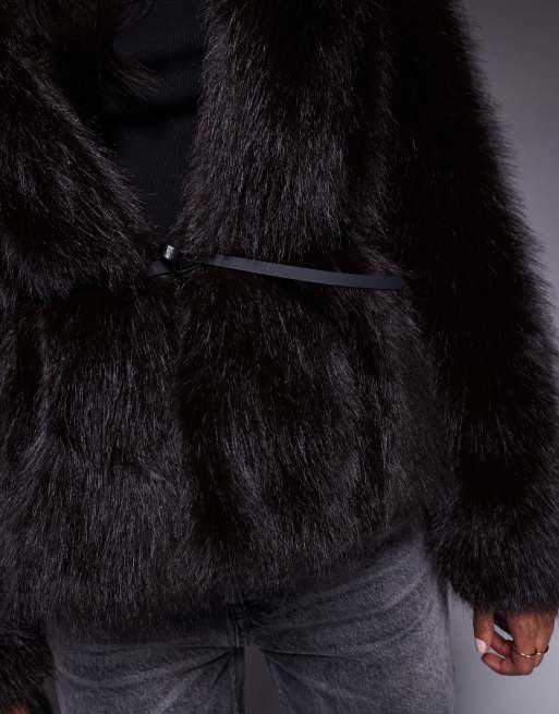 River Island – Mörkbrun, kort jacka i fuskpäls med skärp, 3 av 4
