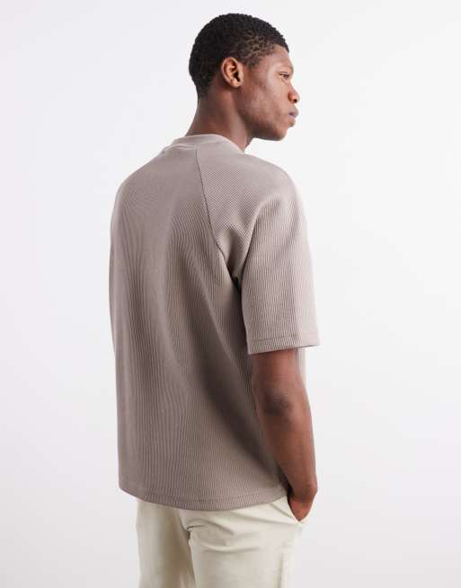 River Island - Mørk beige og ribstrikket T-shirt i regular fit, 3 af 5