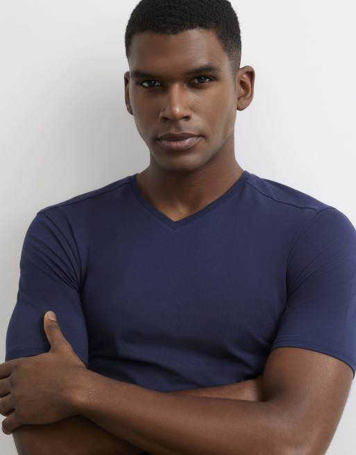 River Island Muscle fit cotton v neck t-shirt in navy, 3 of 4