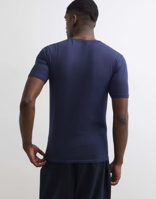 River Island Muscle fit cotton v neck t-shirt in navy, 4 of 4