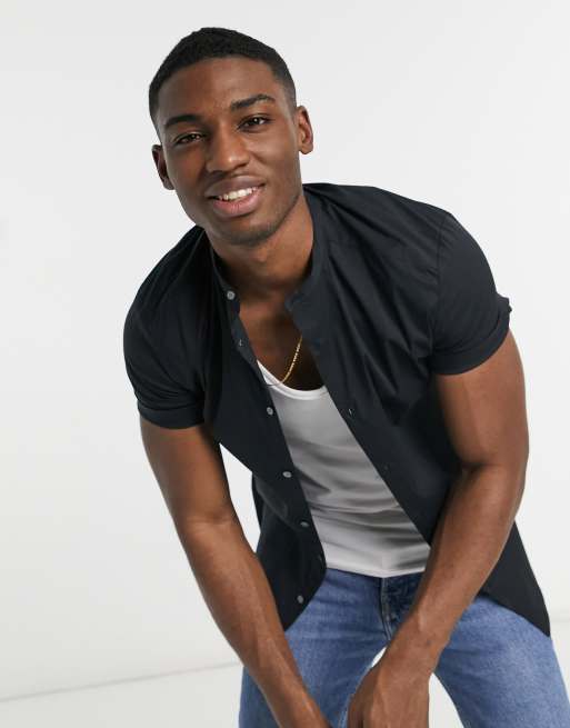 River Island - Muscle-fit overhemd zonder kraag met korte mouwen in zwart