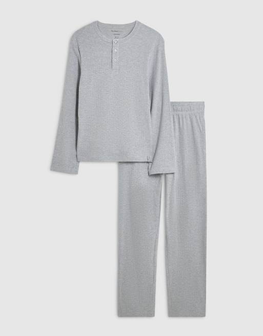 River Island Muscle fit rib loungewear set in grey, 4 of 4