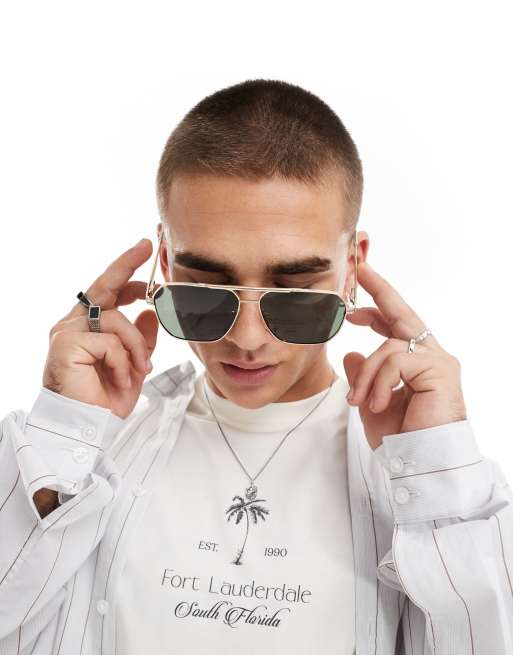 River Island – Navigator-Sonnenbrille in Grün mit goldfarbenem Metall-Rahmen