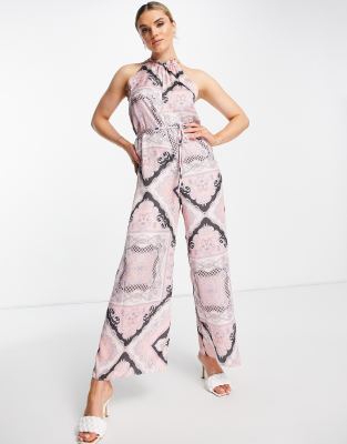 River Island - Neckholder-Jumpsuit mit Schal-Print in Rosa