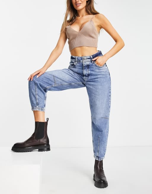 River Island – Niebieskie jeansy ze zwężanymi nogawkami w stylu retro 