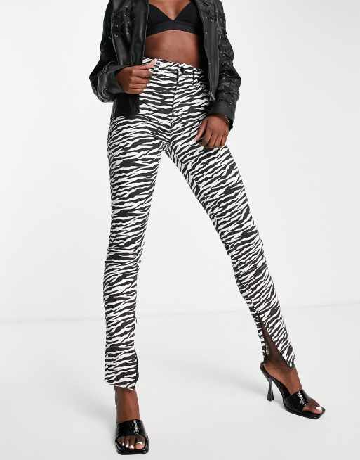 River Island – Obcisłe modelujące jeansy z wysokim stanem we wzór zebry