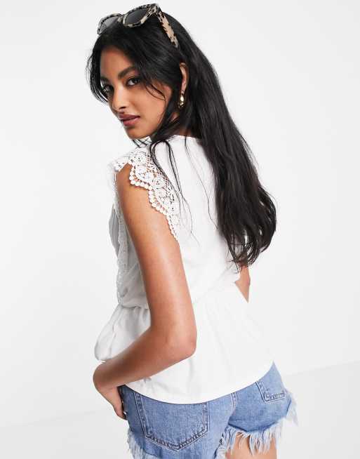 River Island – Oberteil in Weiß mit Lochstickerei und Raffung in der Taille, 2 von 4