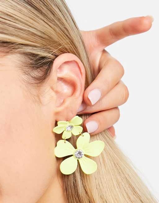 River Island - Oorbellen met bloemhangertjes in geel
