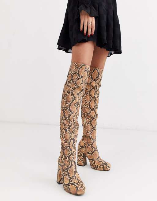 River Island Overknee Stiefel Mit Plateausohle Und Schlangenmuster Asos
