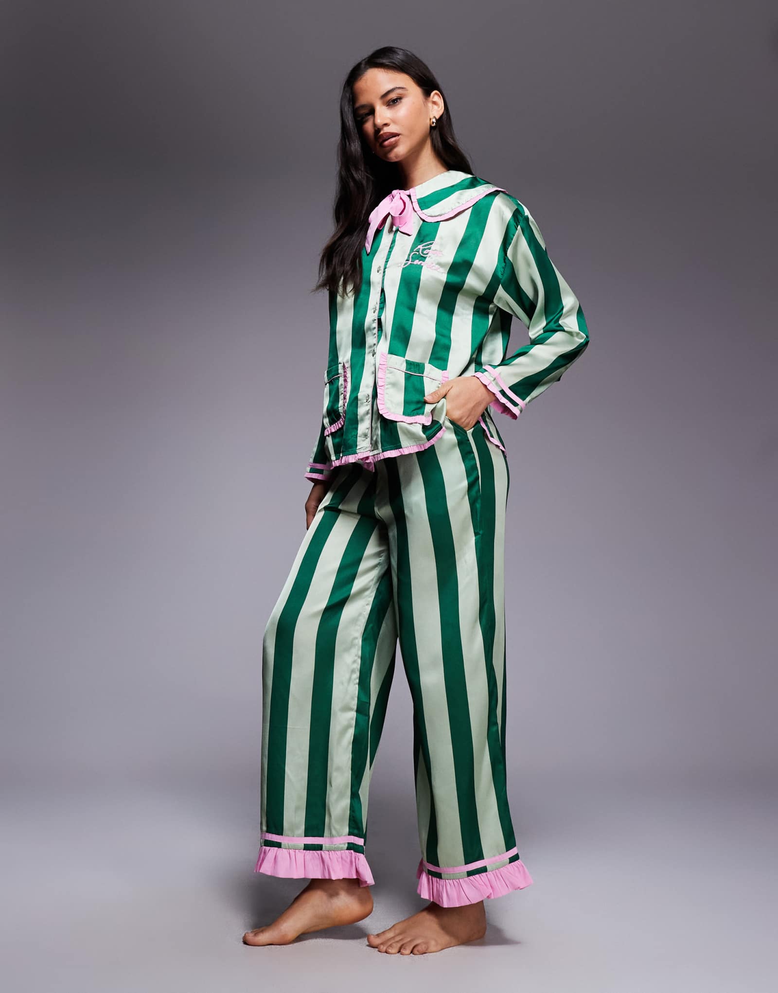 Пижамный комплект в зеленую полоску с объемным воротником River Island
