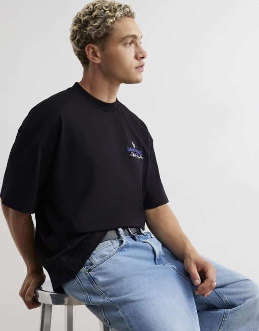 River Island Oversized fit sanctuaire crest t-shirt in black, 4 of 4