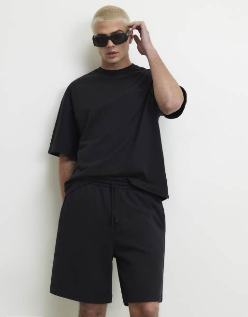 River Island Oversized fit t-shirt & shorts set in black, 3 of 4
