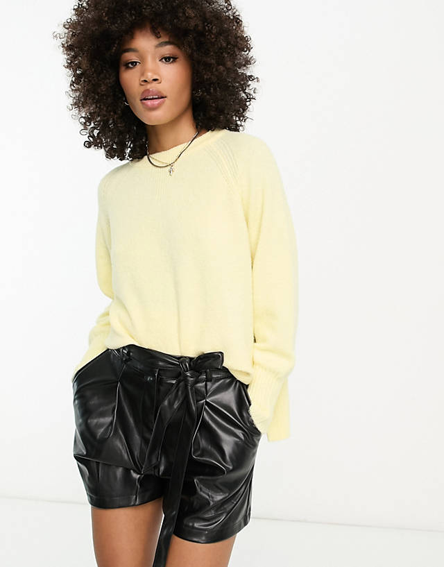 River Island - oversized jumper in pale yellow