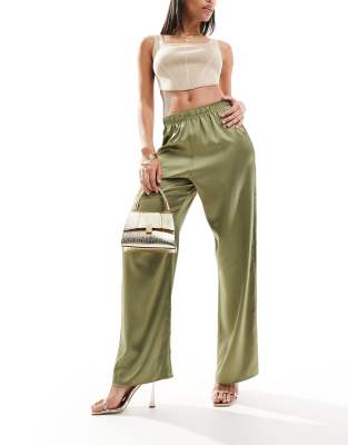 River Island - Palazzo-Hose aus Satin in Khaki mit weitem Bein-Grün